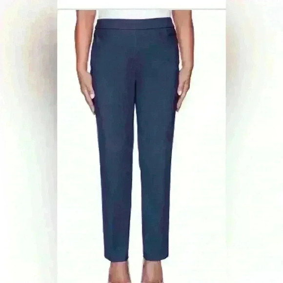 Alfred Dunner Straight Front Pull On Pants Size 16 Like New - Picture 1 of 4